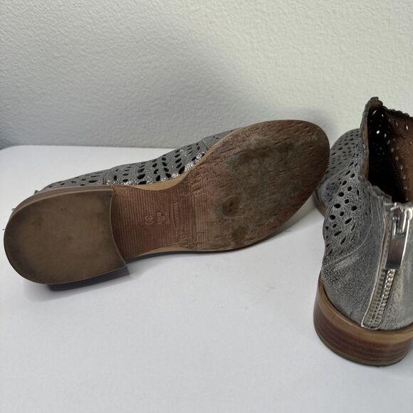 Sundance Women's Gray Eyelet Cut Vera Comma Leather Ankle Boots Size 39 - Picture 5 of 5